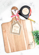 Load image into Gallery viewer, Rattan Style Home Gift Tag
